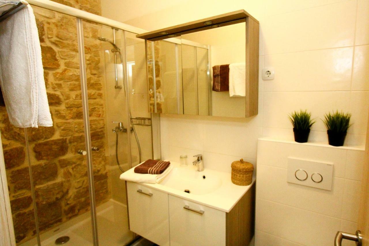 Old House Apartment Sveti Filip i Jakov Ngoại thất bức ảnh